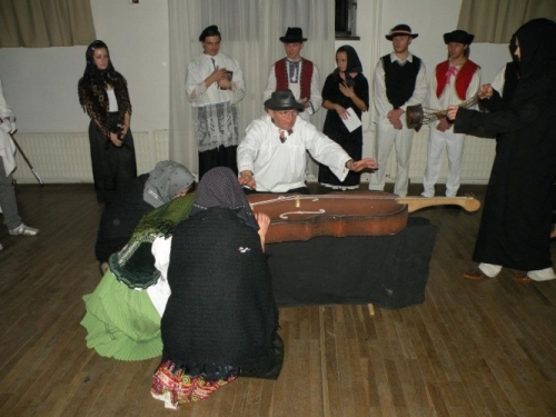 Fasinagy-v-kroji-2012-36